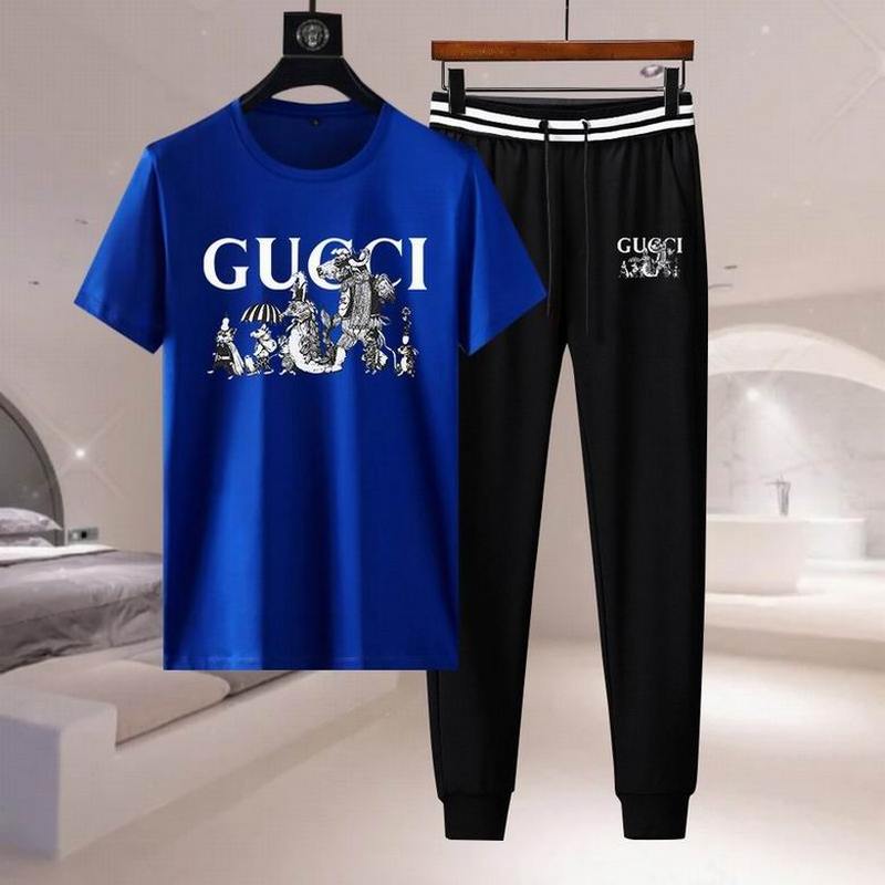 Gucci Men's Suits 614